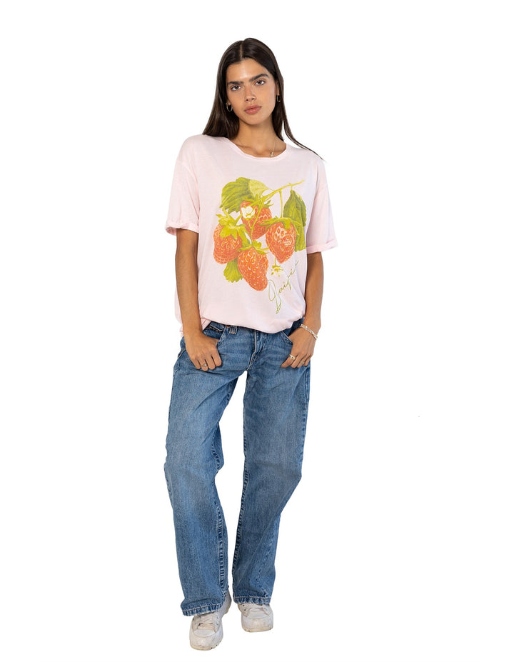 THE LAUNDRY ROOM Womens Strawberry Dacquiri Oversized Tee in Blush Pink