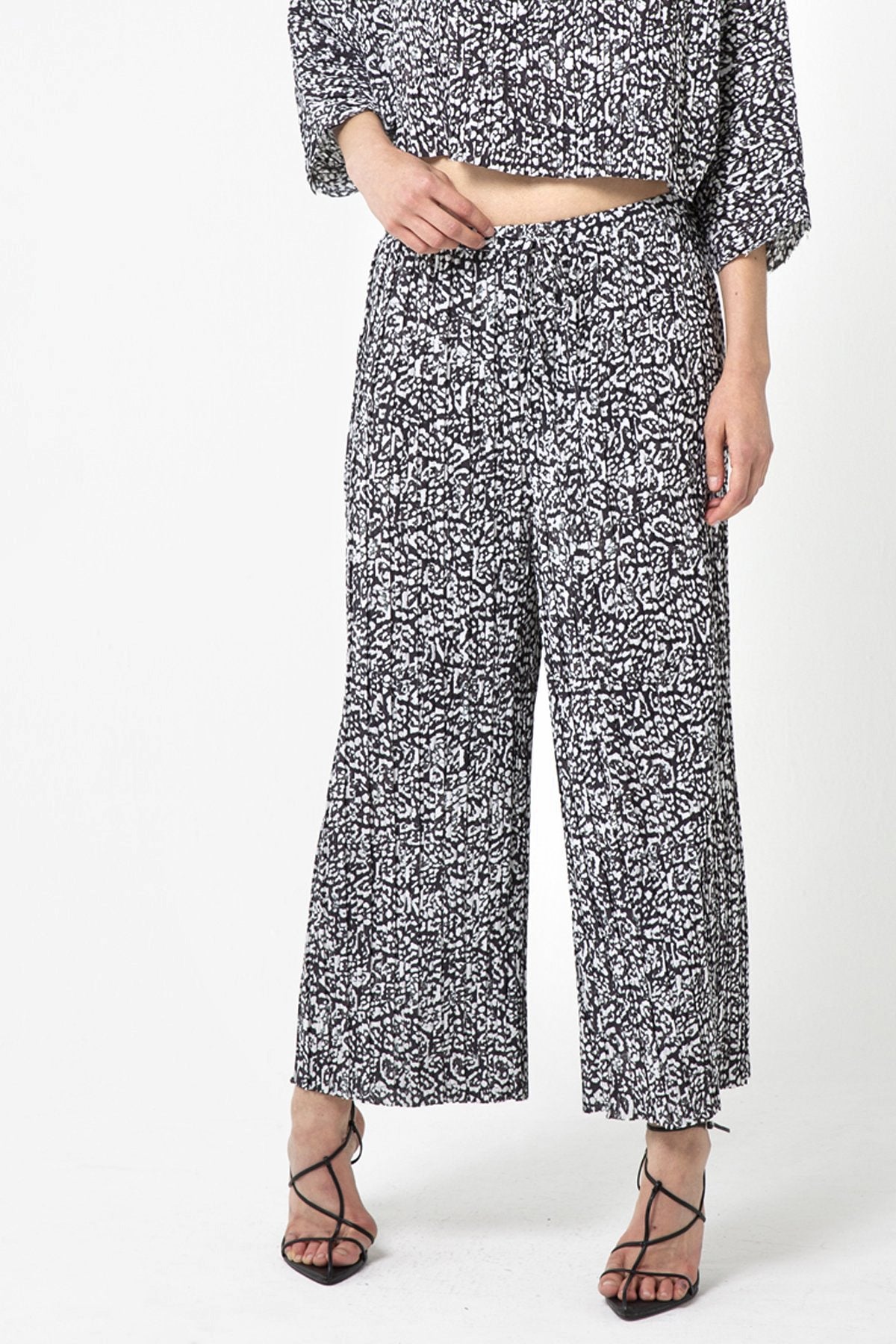 WOMENS LOUNGE WEAR