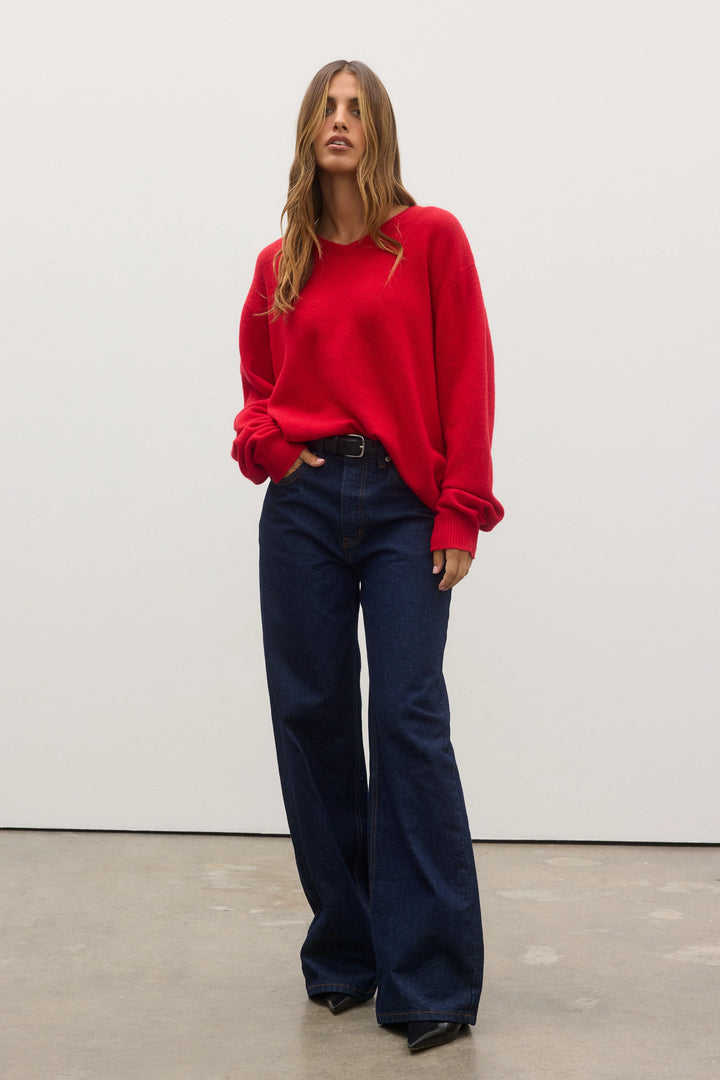 BAYSE BRAND Womens Billie V-Neck Sweater in Cherry Red