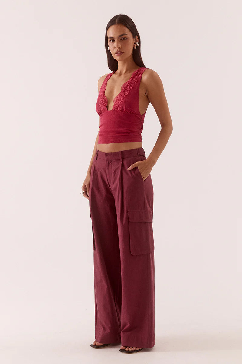 SOVERE Womens Loni Top in Berry