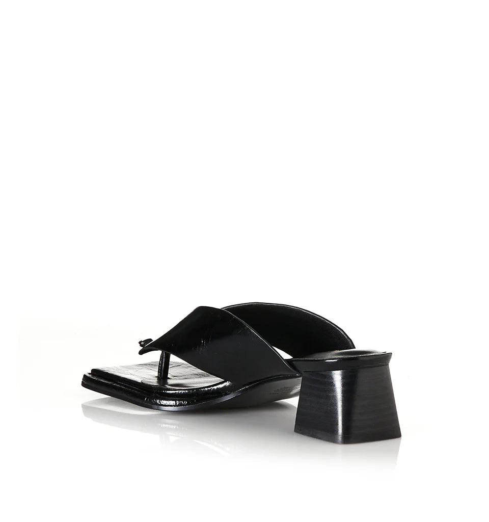 ALIAS MAE Womens Alina Leather Heels in Black Oily Leather