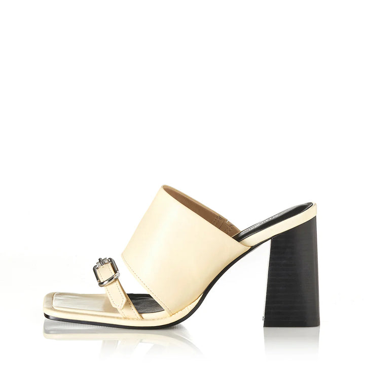 ALIAS MAE Womens Audie Mules in Buttermilk Leather