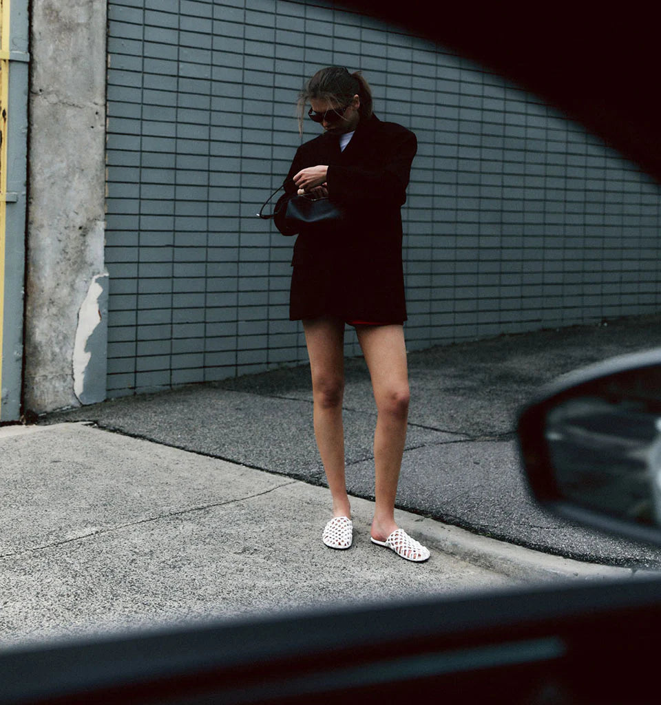 ALIAS MAE Womens Hezu Woven Slides in Ivory