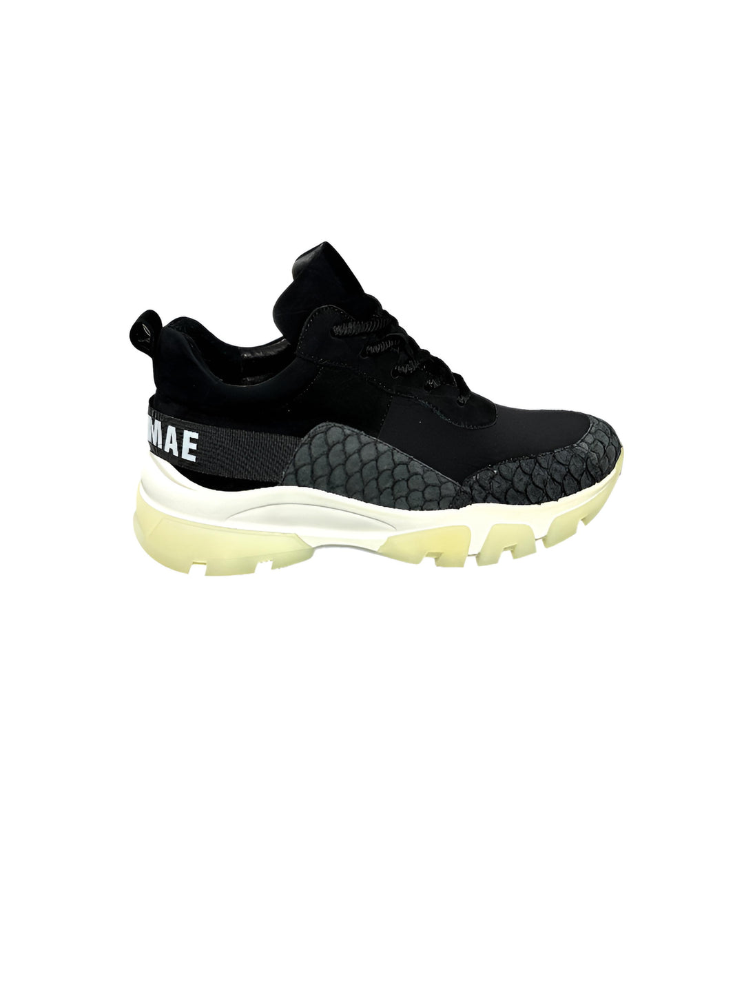 ALIAS MAE Womens Jade Sneaker in Black