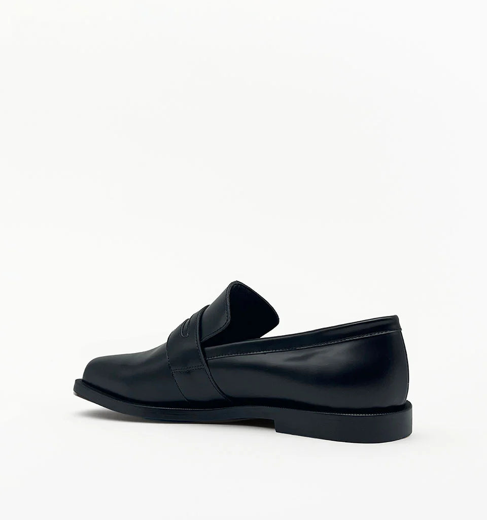 ALIAS MAE Womens Lacey Leather Loafers in Black Box