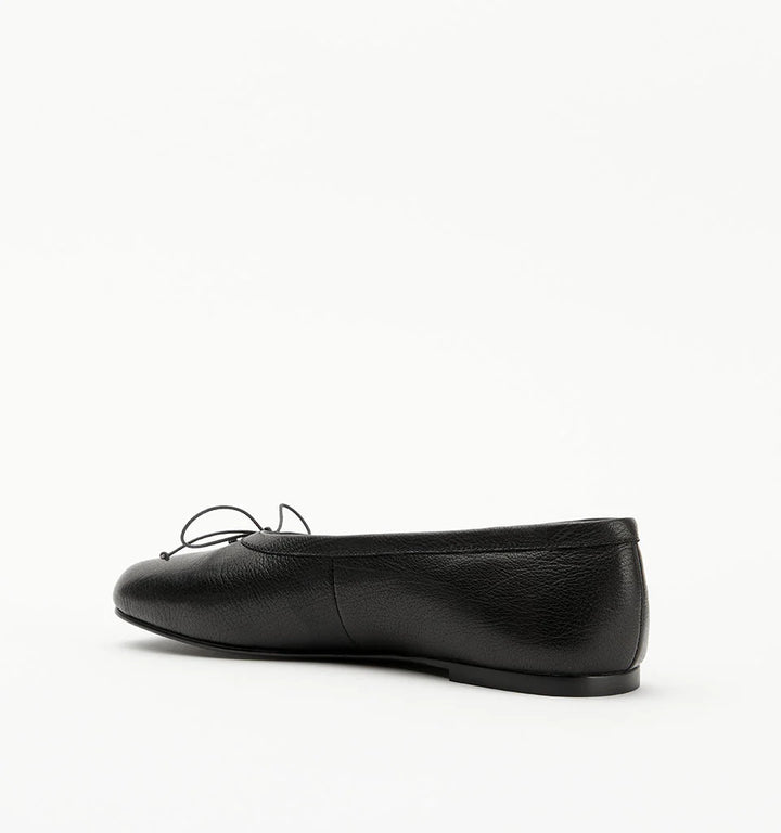ALIAS MAE Womens Lana Leather Ballet Flat Shoes in Black Tumble