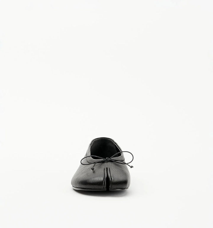 ALIAS MAE Womens Lana Leather Ballet Flat Shoes in Black Tumble