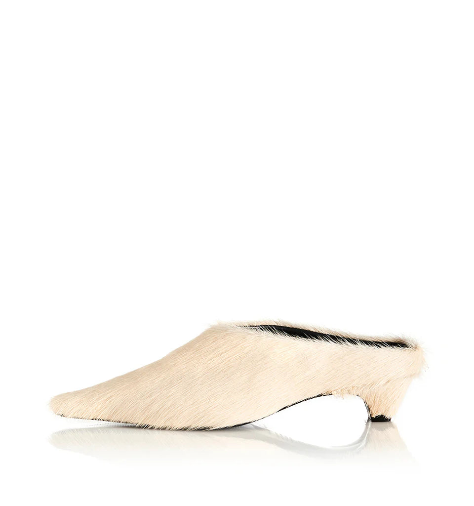 ALIAS MAE Womens Talulah Pony in Buttermilk