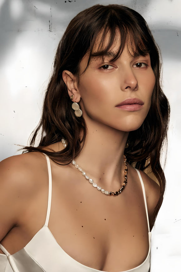 AMBER SCEATS Womens Moore Necklace Gold & Pearl, WOMENS JEWELLERY, AMBER SCEATS, Elwood 101