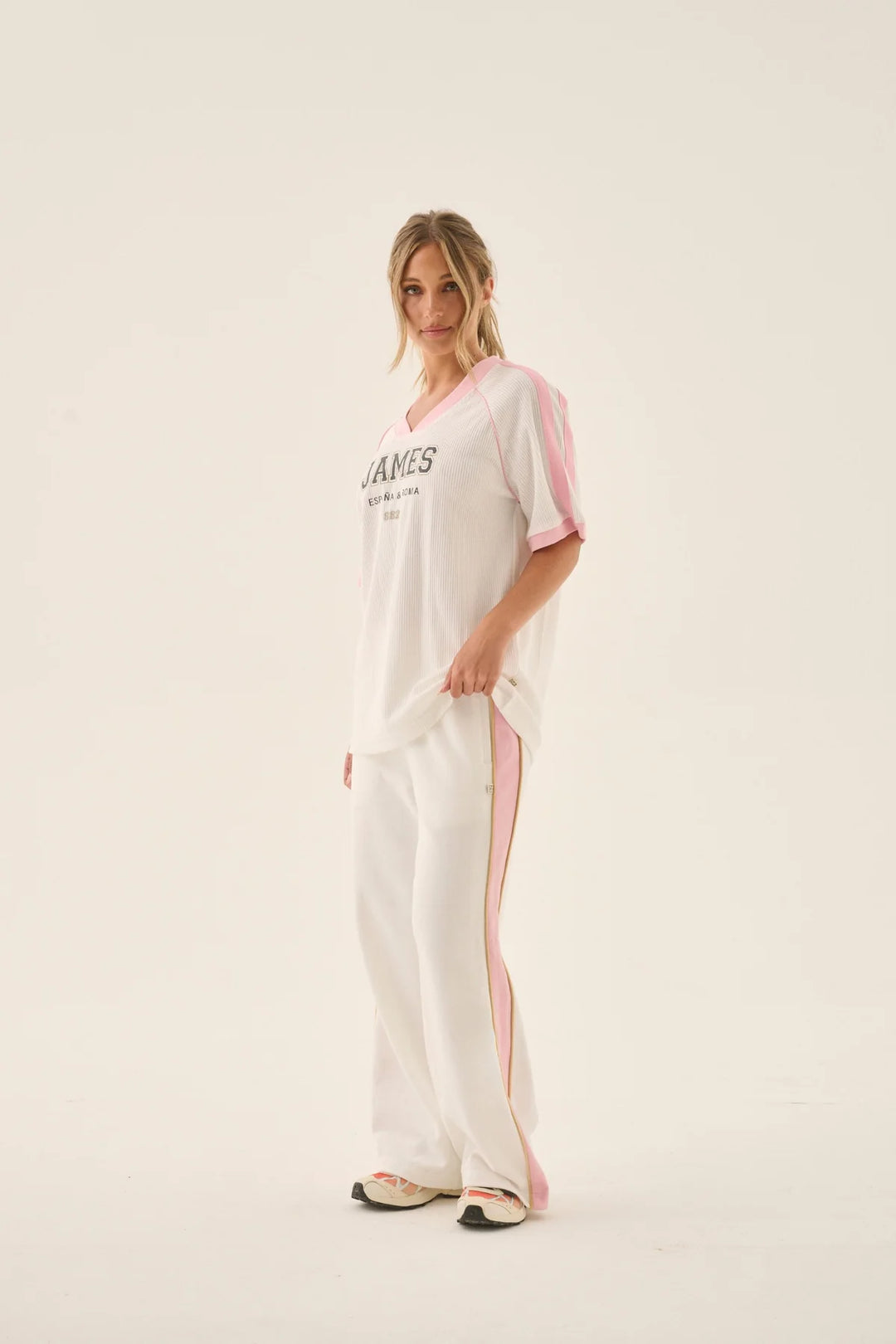 ARAMINTA JAMES Womens James College Waffle Tee in Snow