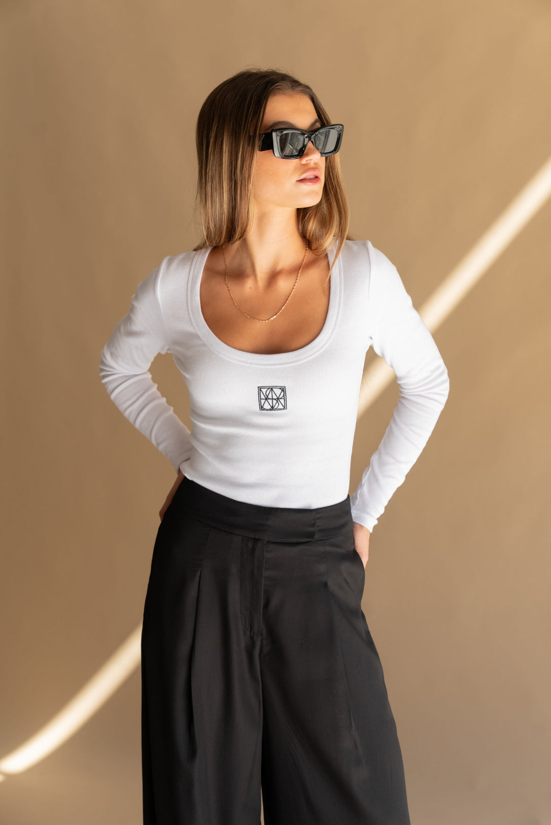 ARAMINTA JAMES Womens Monogram Long Sleeve Top Snow, WOMENS TOPS & SHIRTS, ARAMINTA JAMES, Elwood 101