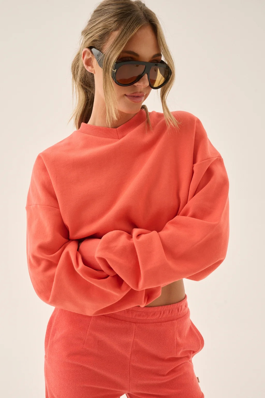 ARAMINTA JAMES Womens Palmera V Neck Sweatshirt in Soft Coral