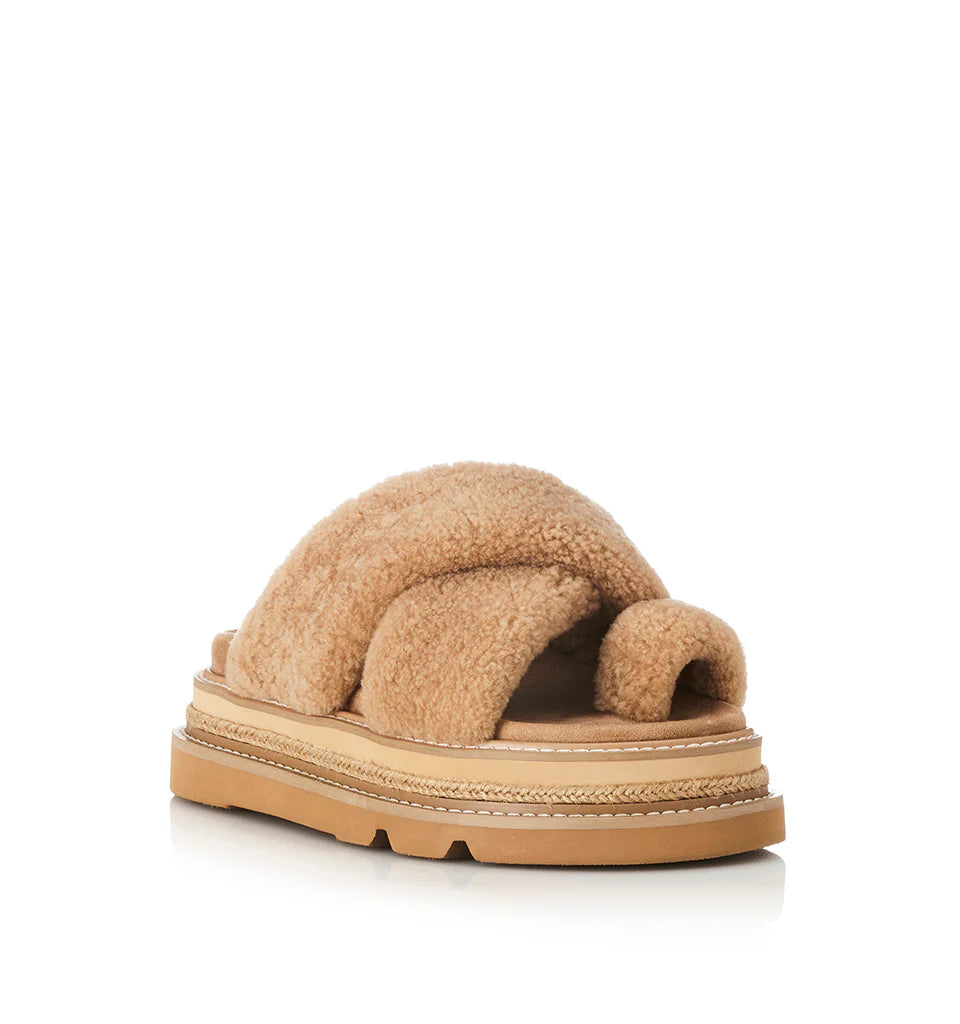 ALIAS MAE Womens Venga Sandals - Fawn Shearling, WOMENS SHOES, ALIAS MAE, Elwood 101
