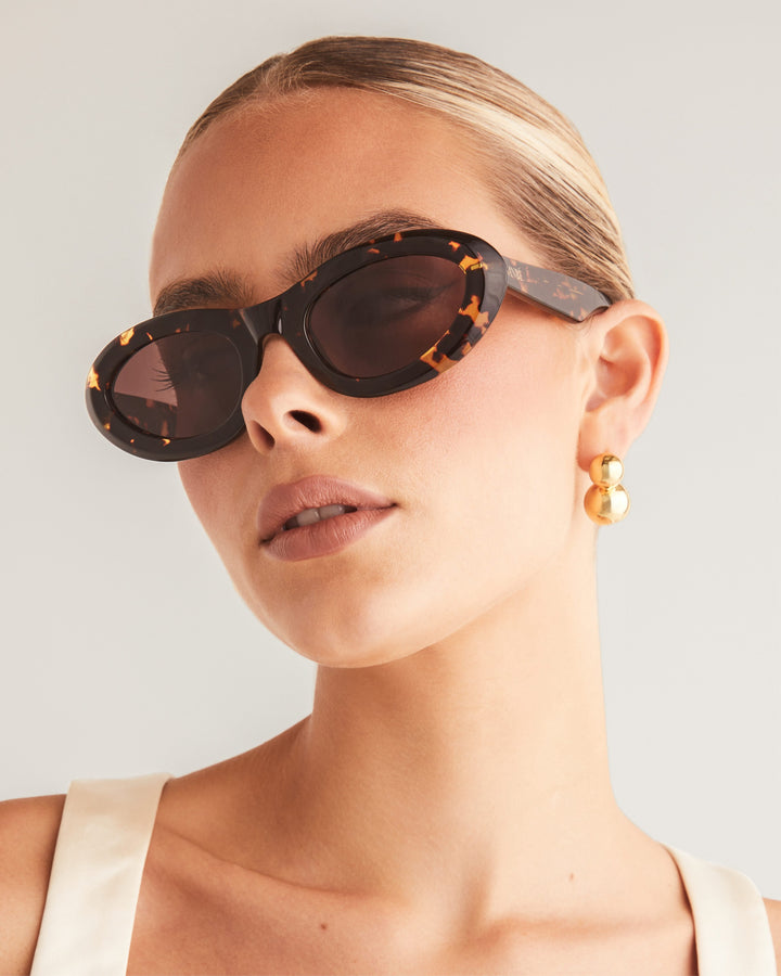 BANBE EYEWEAR Womens The Jasmine Sunglasses - Amber Tort - Auburn, SUNGLASSES UNISEX, BANBE, Elwood 101