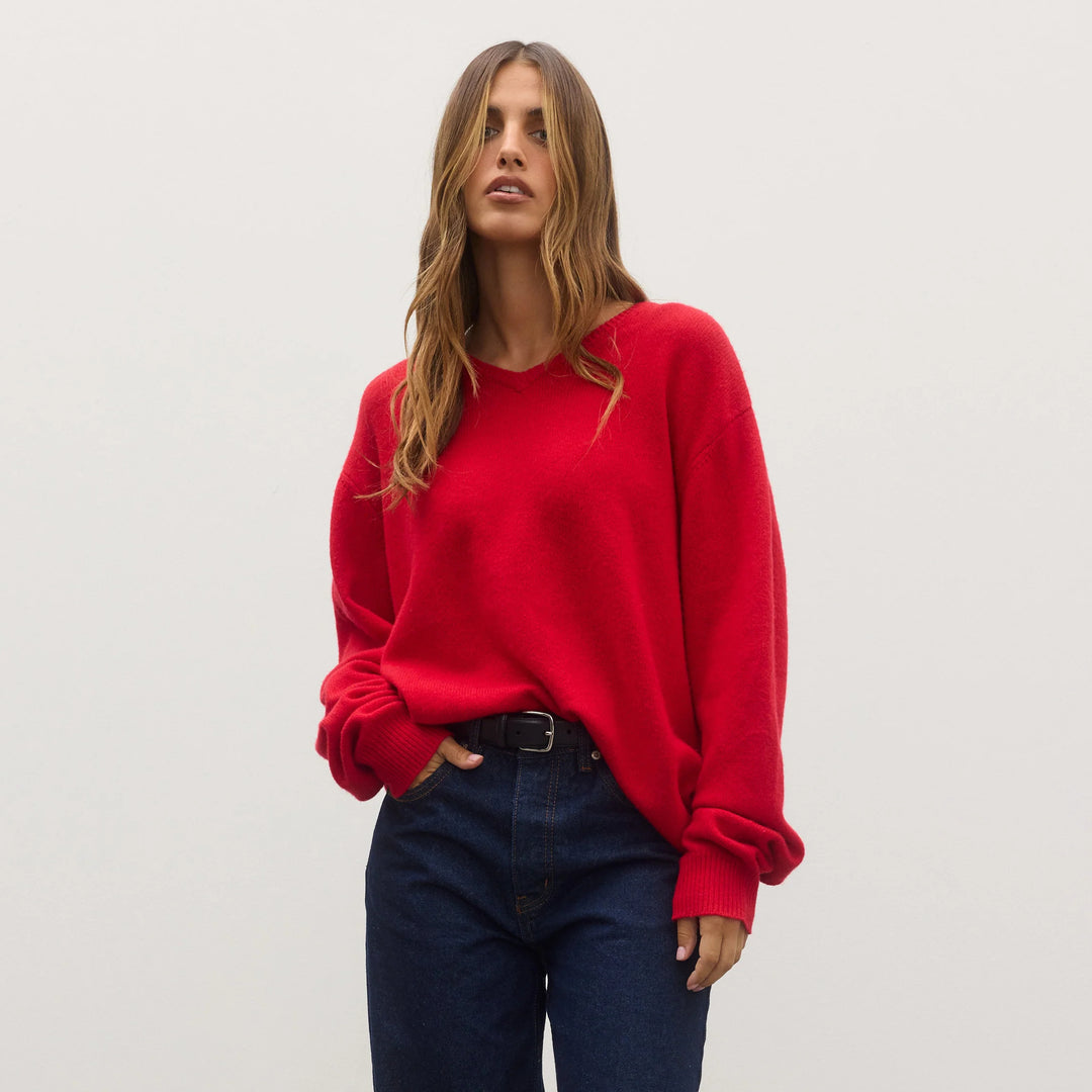 BAYSE BRAND Womens Billie V-Neck Sweater in Cherry Red