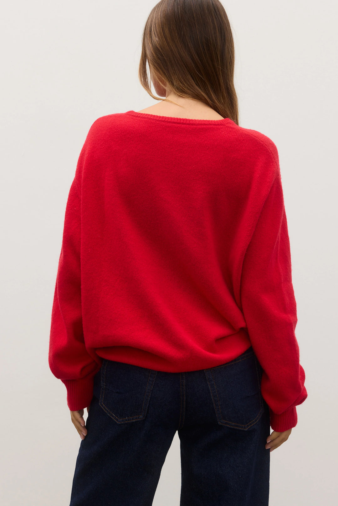 BAYSE BRAND Womens Billie V-Neck Sweater in Cherry Red