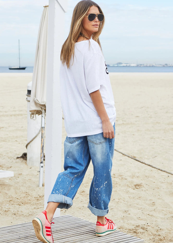 HAMMILL & Co Womens '74 Hammill Logo V Neck Tee in White