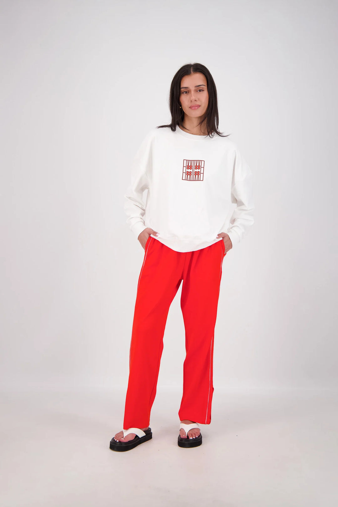 JASMINE ALEXA Womens Back Home Sweatshirt in White