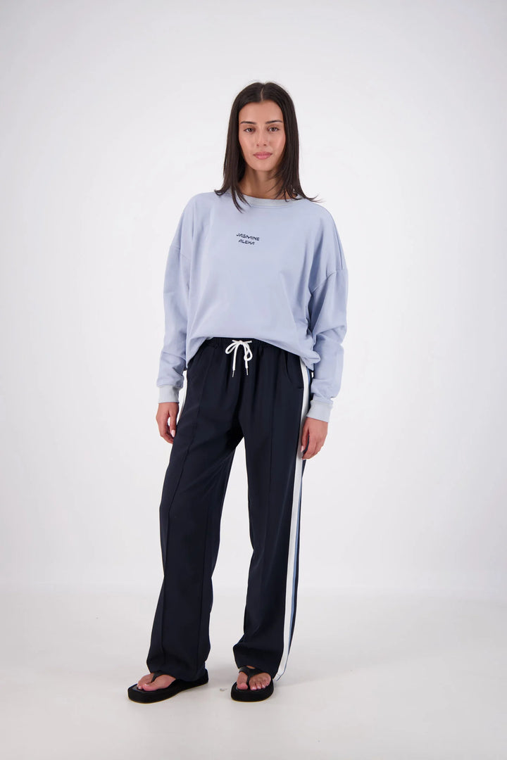 JASMINE ALEXA Womens Relaxed Crew Neck Sweatshirt in Powder Blue