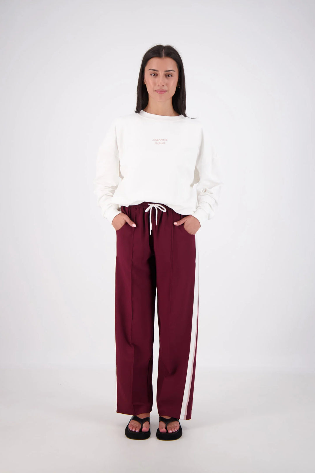 JASMINE ALEXA Womens Relaxed Crew Neck Sweatshirt in White