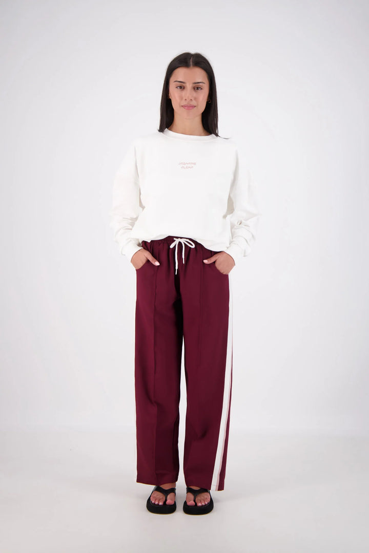 JASMINE ALEXA Womens Relaxed Crew Neck Sweatshirt in White