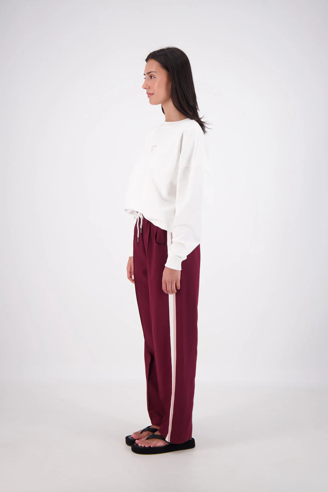 JASMINE ALEXA Womens Relaxed Crew Neck Sweatshirt in White