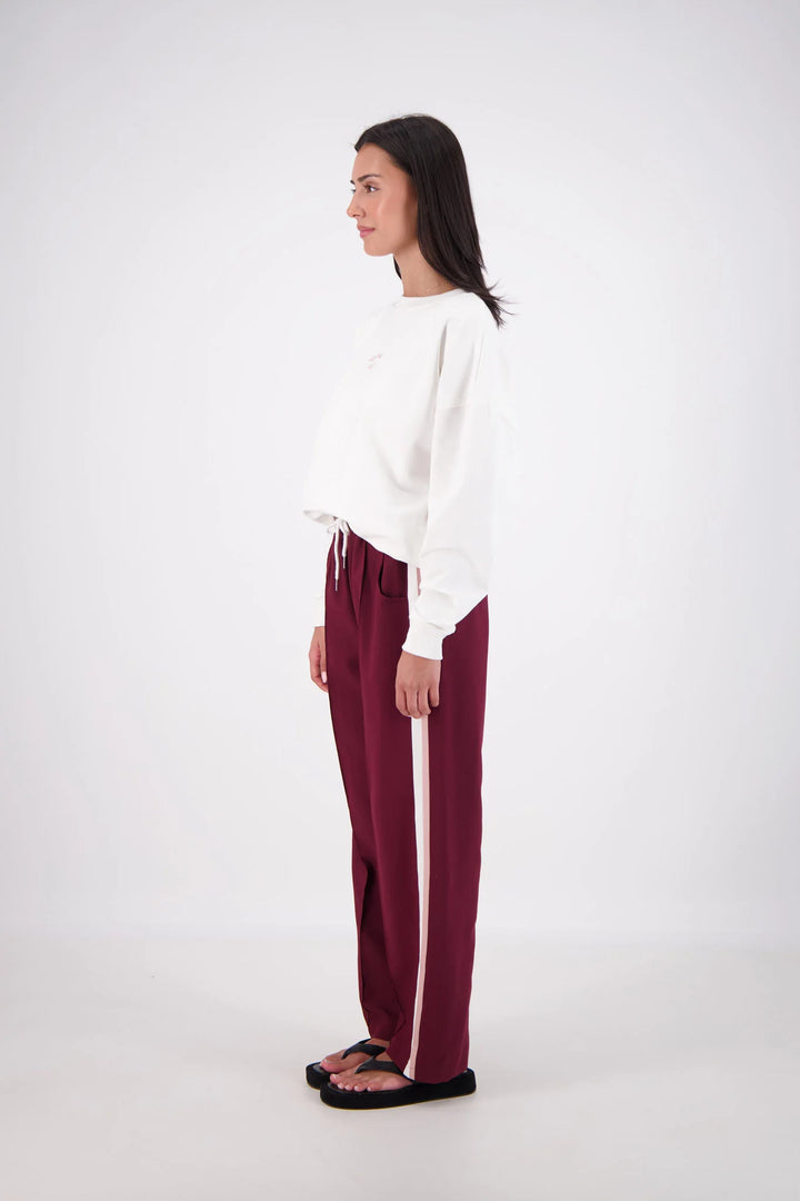 JASMINE ALEXA Womens Relaxed Crew Neck Sweatshirt in White