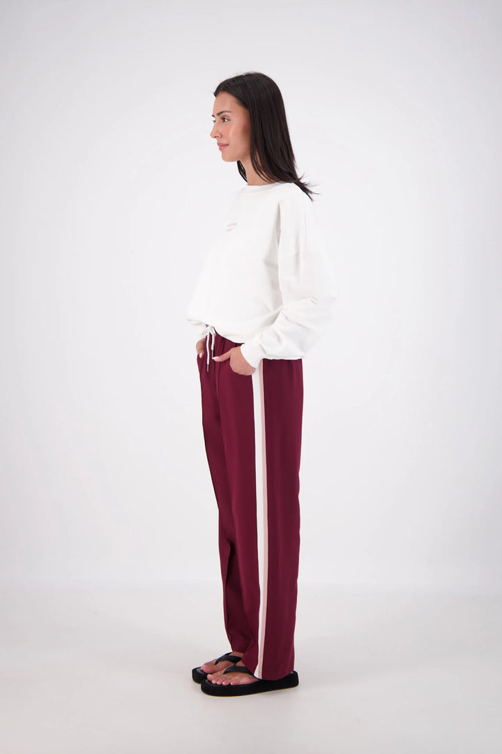 JASMINE ALEXA Womens Relaxed Crew Neck Sweatshirt in White
