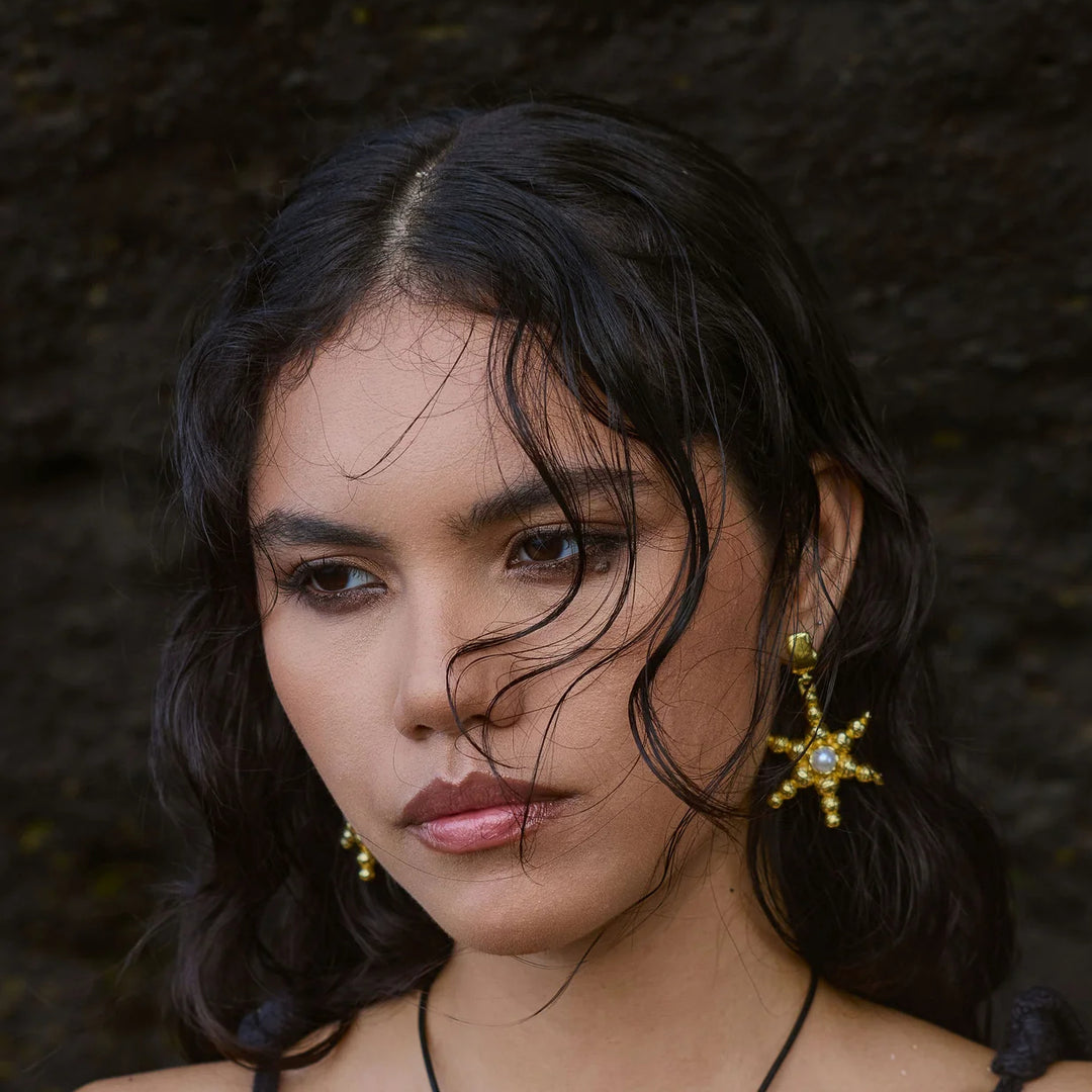 MOUNTAIN & MOON Womens Thea Earrings - Gold Pearl, WOMENS JEWELLERY, Mountain & Moon, Elwood 101