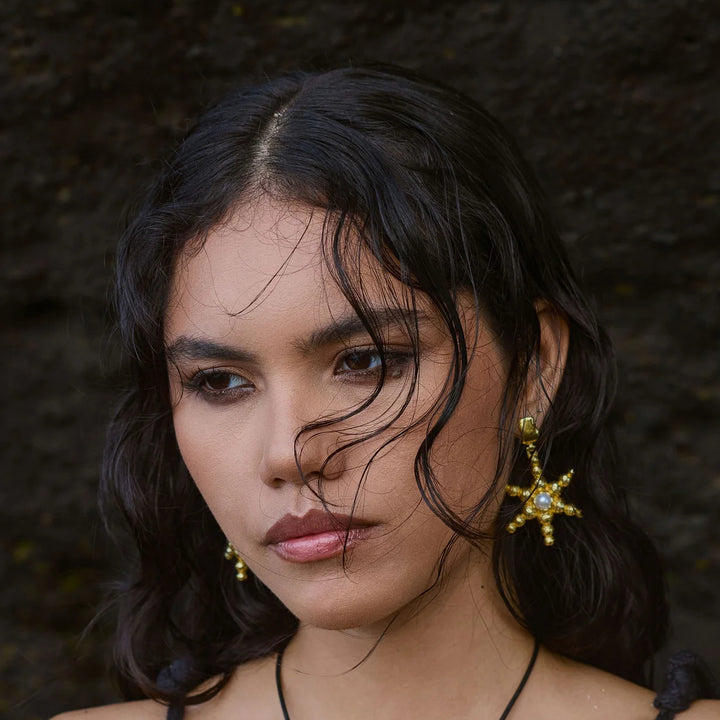 MOUNTAIN & MOON Womens Thea Earrings - Gold Pearl, WOMENS JEWELLERY, Mountain & Moon, Elwood 101