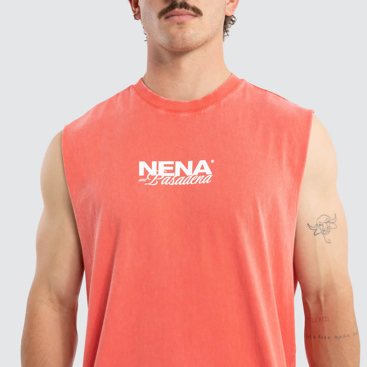 NENA & PASADENA Mens Demand Relaxed Muscle Tee in Acid Wash Cayenne