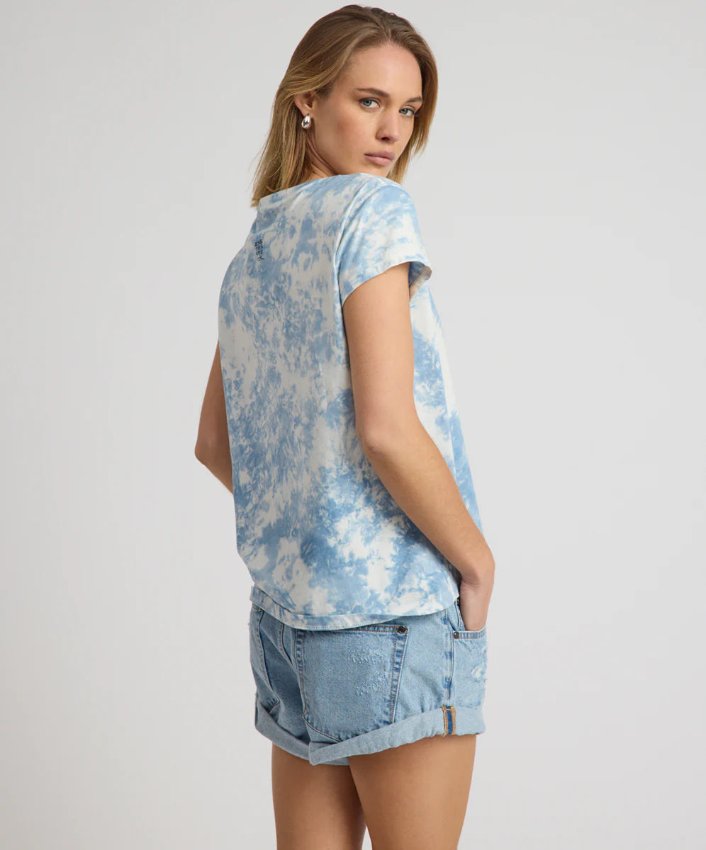 ONE TEASPOON Womens Heart Tie Dye Classic Tee in Faded Blue, WOMENS TEES & TANKS, OneTeaspoon, Elwood 101