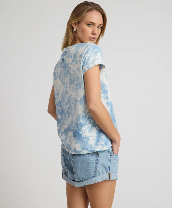 ONE TEASPOON Womens Heart Tie Dye Classic Tee in Faded Blue, WOMENS TEES & TANKS, OneTeaspoon, Elwood 101