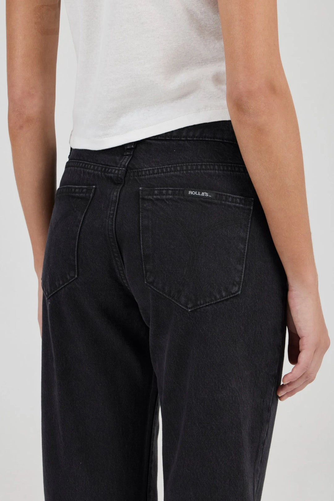 ROLLA'S Womens Meg Straight Jeans in Vice Washed Black