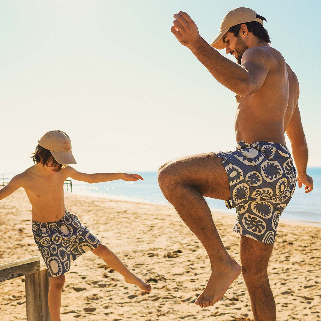 SKWOSH Mens Sunburst Everyday Shorts in Charcoal