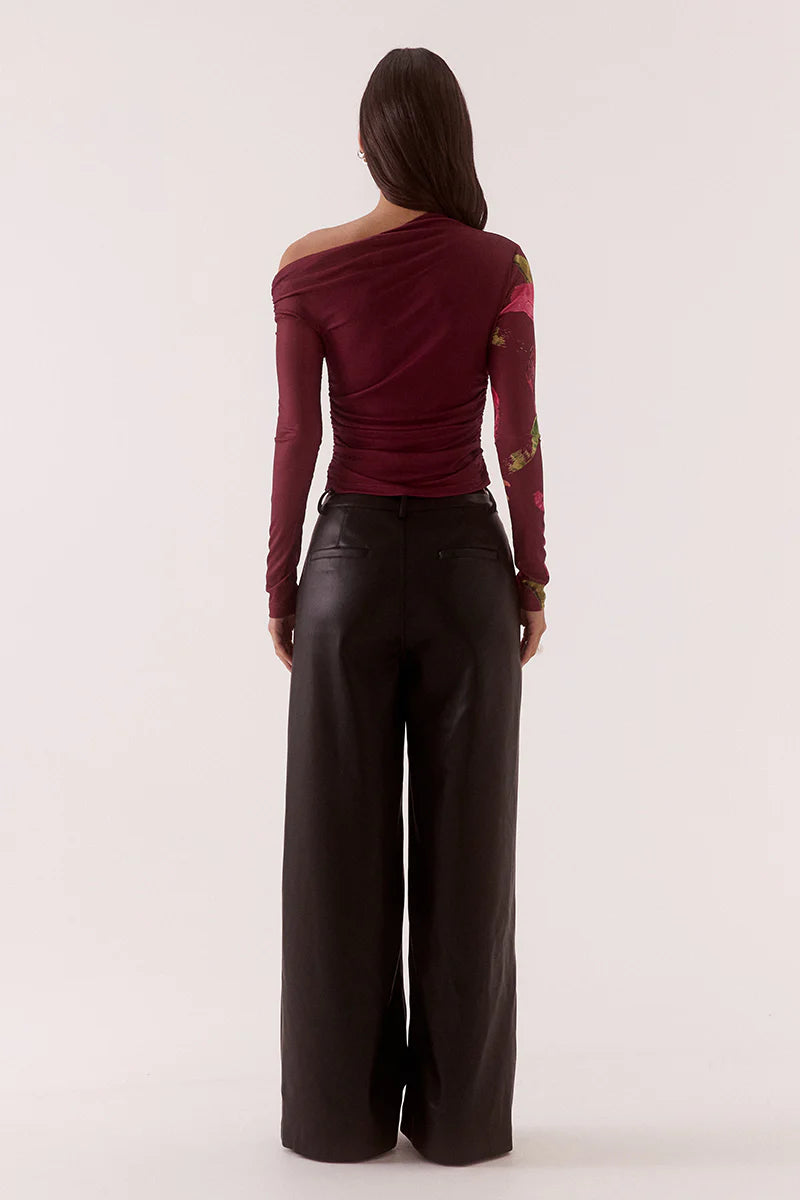 SOVERE Womens Azalea Long Sleeve Top in Vino