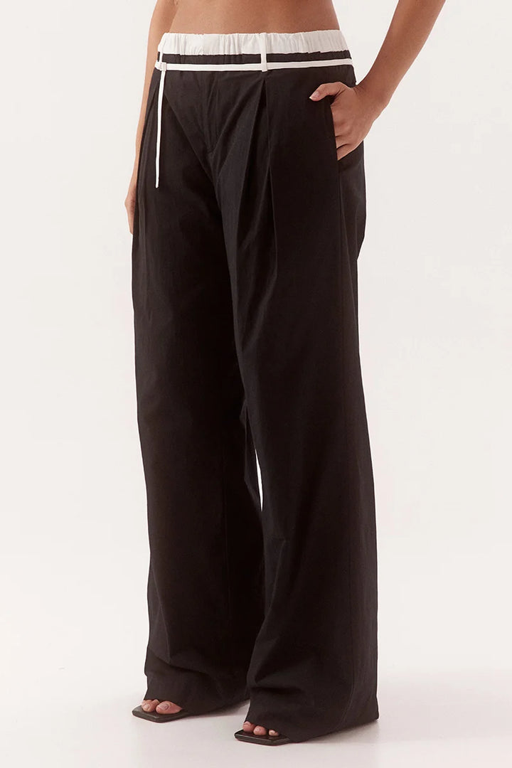 SOVERE Womens Britta Pants in Black / Chalk
