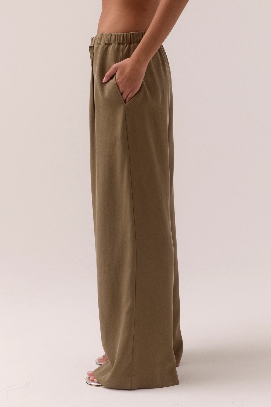 SOVERE Womens Espy Pants in Olive