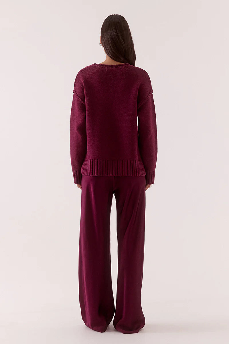 SOVERE Womens Lane Plunge Sweater in Blackberry
