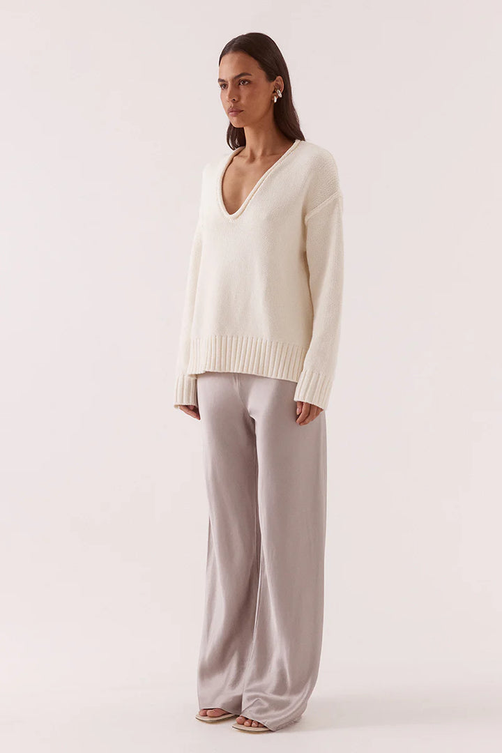 SOVERE Womens Lane Plunge Sweater in Cream