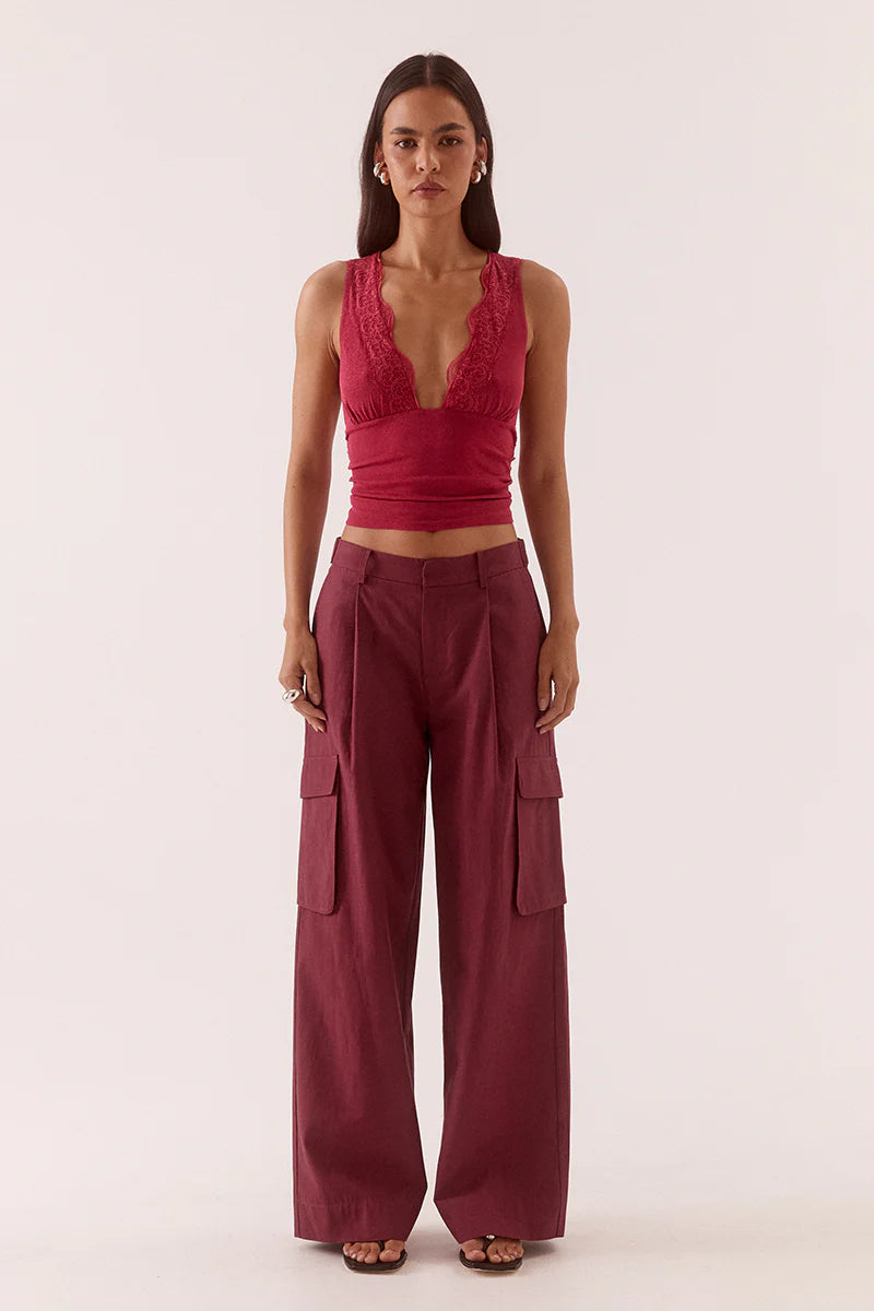 SOVERE Womens Loni Top in Berry