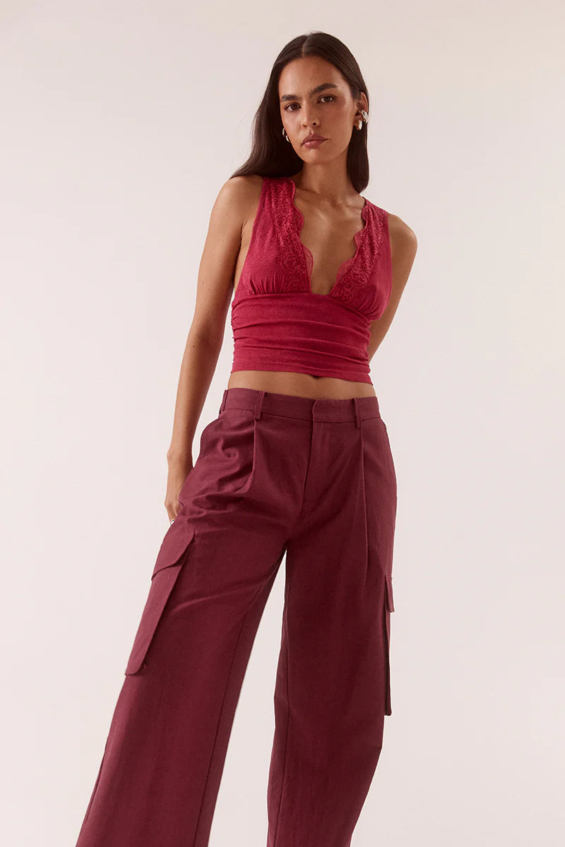 SOVERE Womens Loni Top in Berry