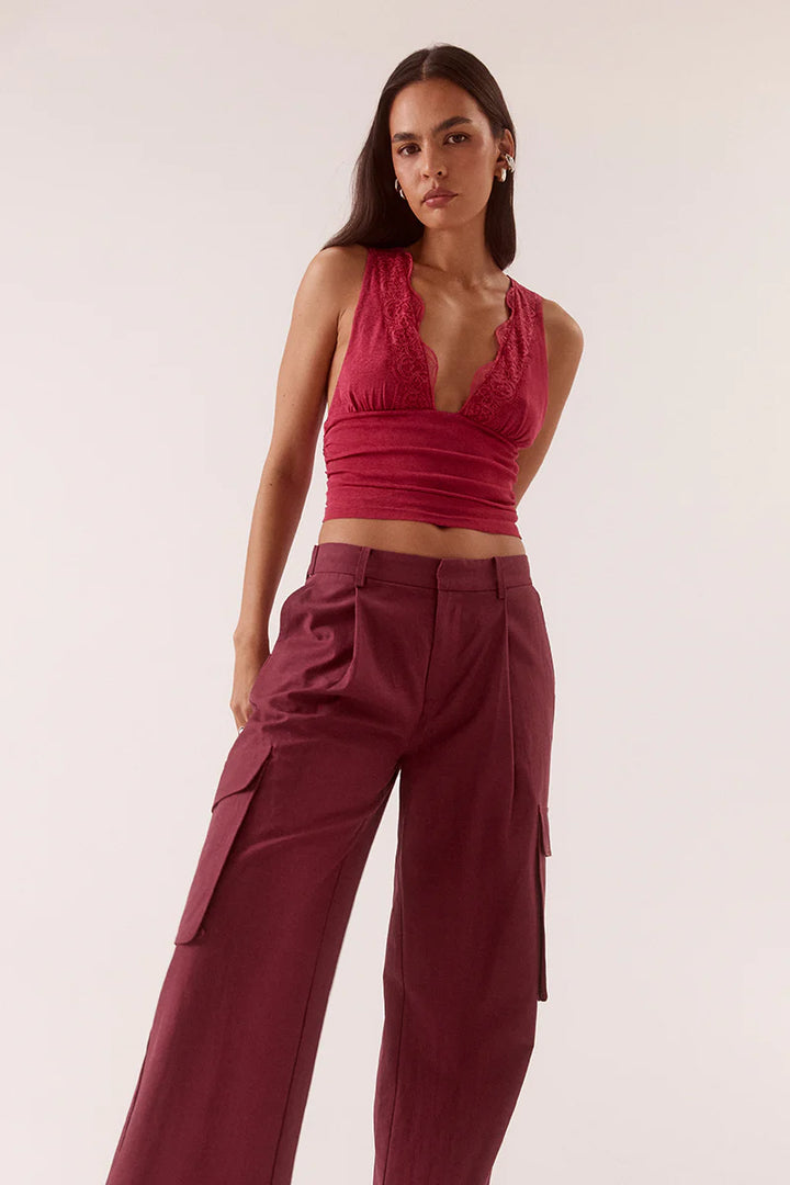 SOVERE Womens Loni Top in Berry