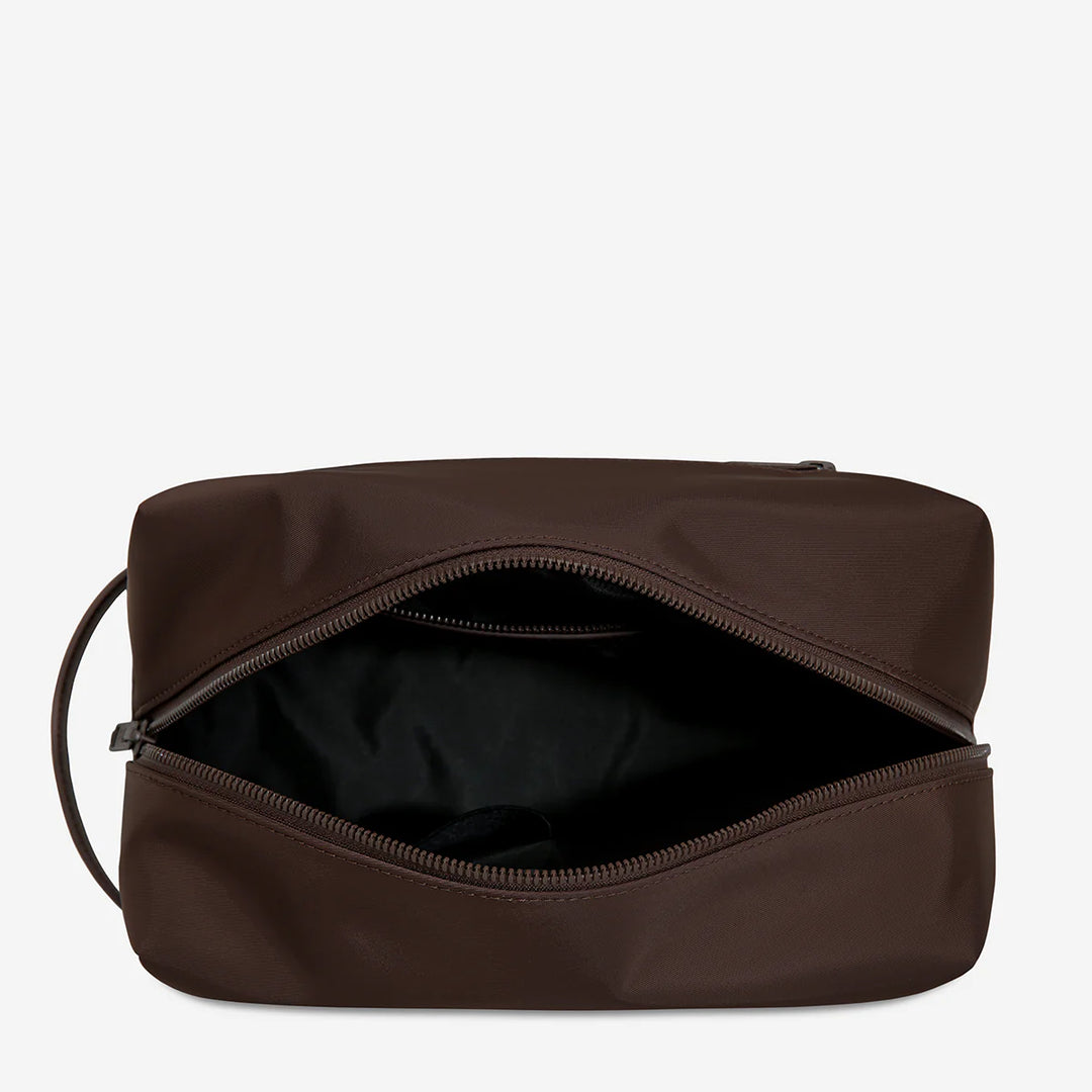 STATUS ANXIETY Womens Hunter Recycled Toiletry Bag Large - Truffle