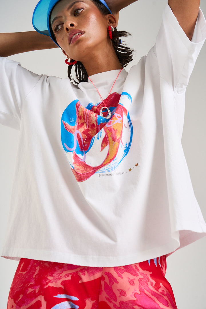 SUMMI SUMMI Womens Band Tee in White with Koi Print