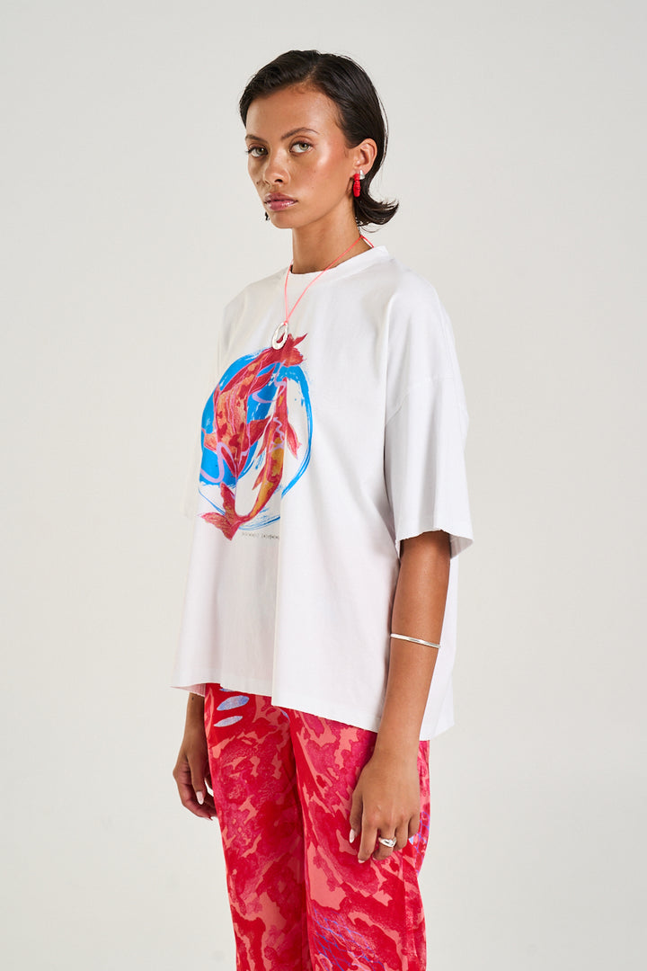 SUMMI SUMMI Womens Band Tee in White with Koi Print