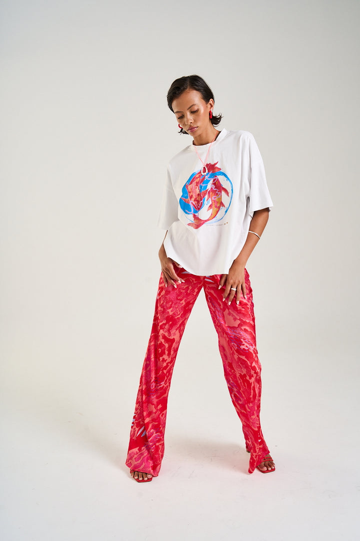 SUMMI SUMMI Womens Band Tee in White with Koi Print