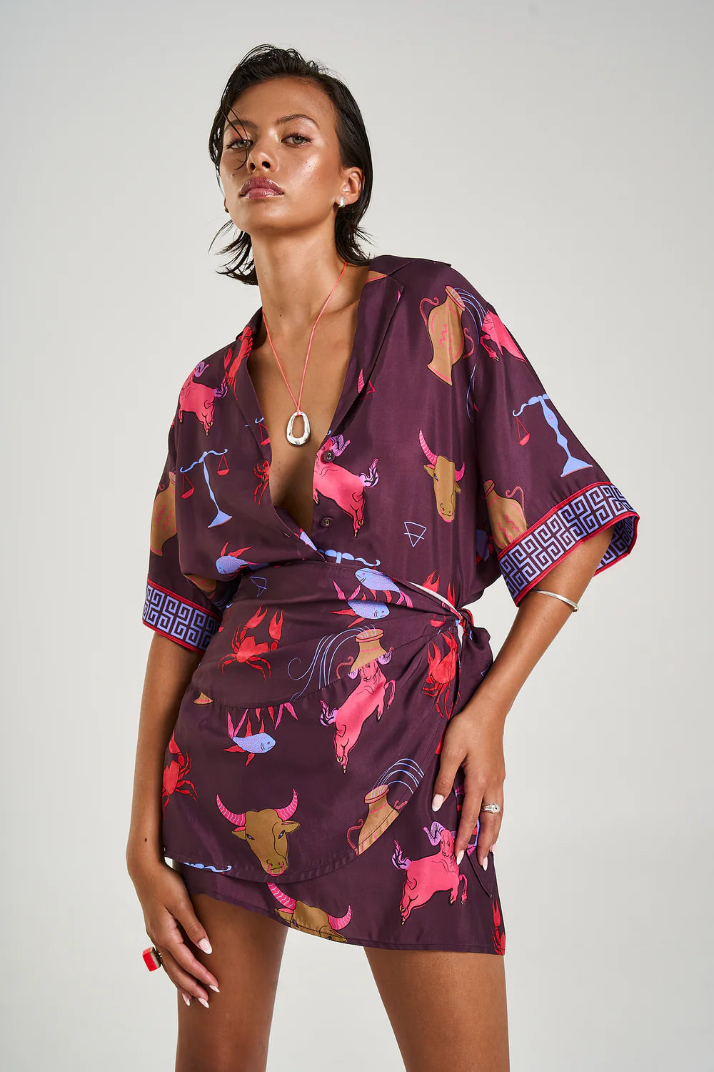 SUMMI SUMMI Womens Button Up Short Sleeve Shirt Zodiac