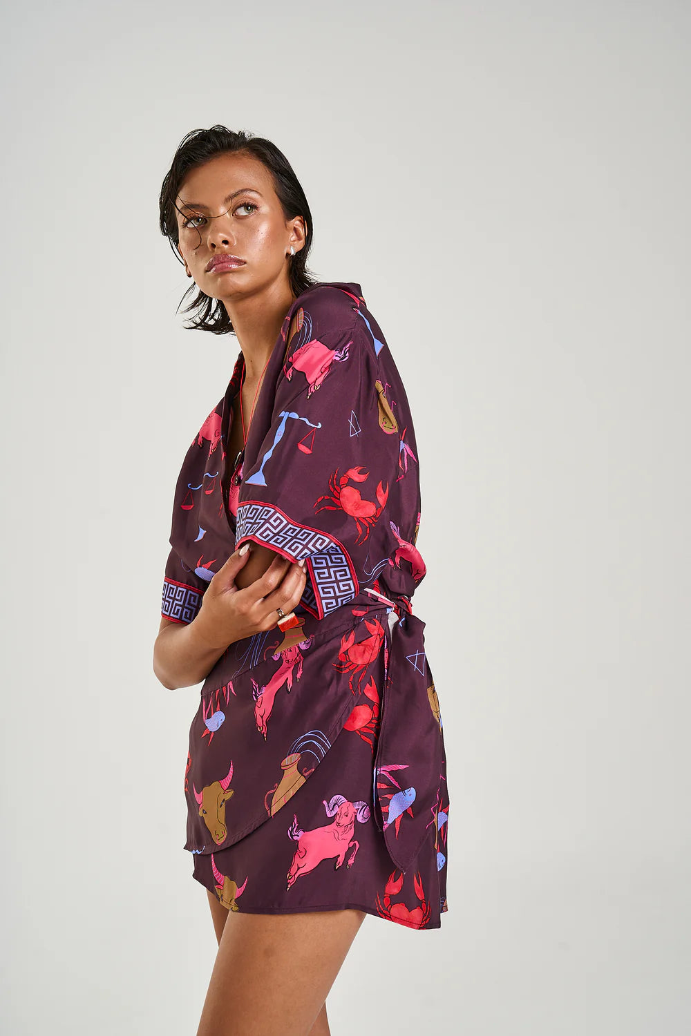 SUMMI SUMMI Womens Button Up Short Sleeve Shirt Zodiac