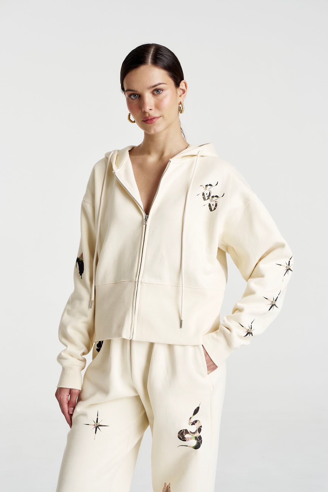 SUMMI SUMMI Womens Motif Hoodie in Vanilla, WOMENS HOODIES, SUMMI SUMMI, Elwood 101